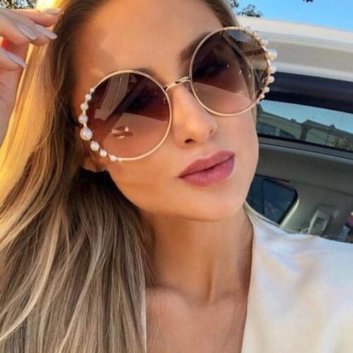 2021 Luxury Elegant Round Pearl Sunglasses Fashion For Women Brand Designer Big Brown Shades Travel Beach Decorative Sun Glasses