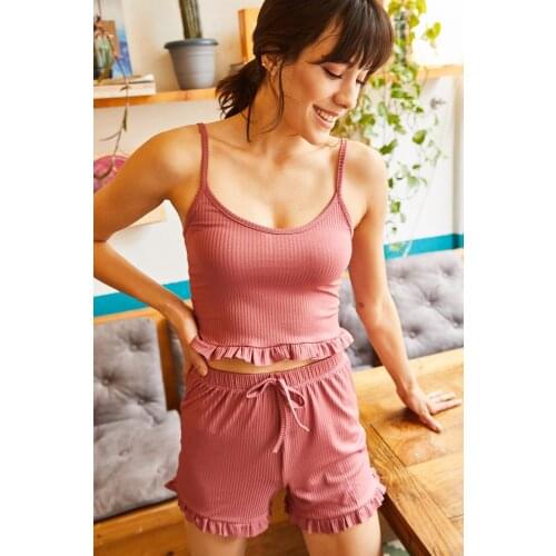 YENİ SEZON 2021 YAZLIK RAHAT KESİM DESENLİ FIRFIRLI Kadın Gül Kurusu Askılı Fırfırlı Pijama Takımı