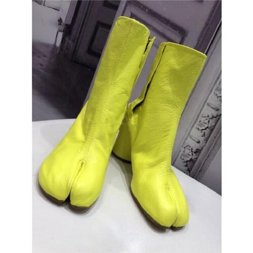 Women Split Toe Hot Cushion Ankle Boots Sexy Leather Ninja Tabi Boots Cow Leather Woman Medium Heel 7cm Heel Lady Short Boots