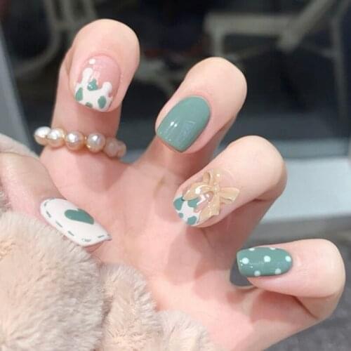 24pcs Cow Pattern Nail Patch Bean Green Glue Type Removable Short Paragraph Fashion Manicure False Nail Patch Nail Stickers