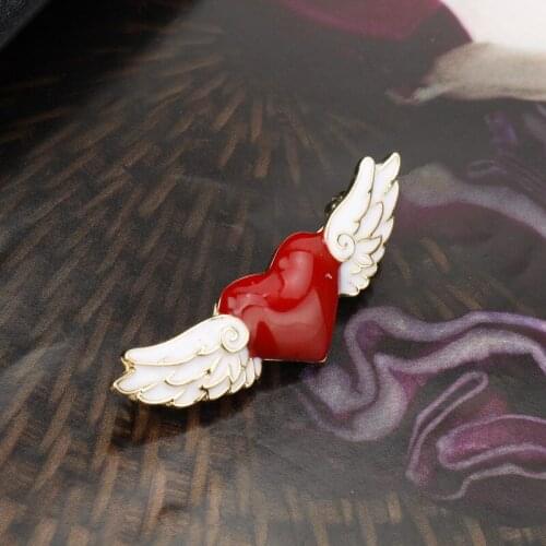 Anime Red Heart Jewelry Card Captor Sakura Brooch Angel Wings Pendant Party Brooch Pins For Women Girl