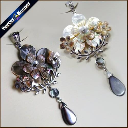 Sorcerkeeper Natural Mother of Pearl SeaShell Water Carving Beads Pendant Hand-carved Flower Vintage Art Necklace for Women S015
