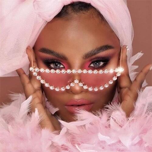 Crystal Clear Lens Glasses Woman Fashion 2020 Trendy Ladies Outdoor Party Personality Rhinestone Cat Eye Sunglasses Gradient