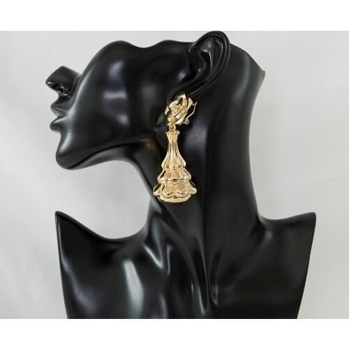 Flower Shaped Shining Luxurious Style Women Earring 2021 Spring New Design Party Date Attendance