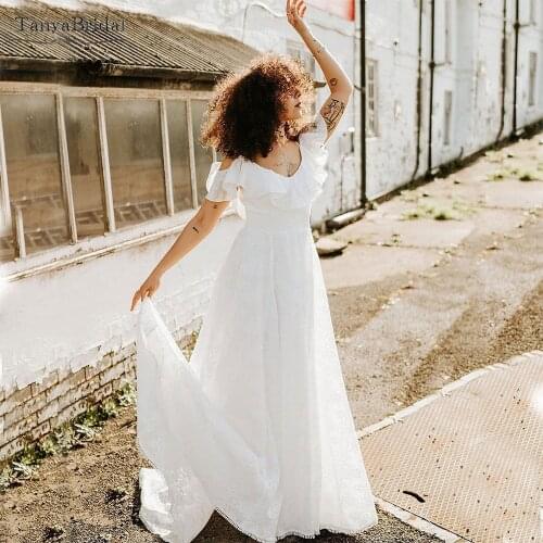 Lace A Line Wedding Dresses V-Neck Boho Charming Bridal Gowns Ruffles Floor Length Ebgagement Gowns DW545