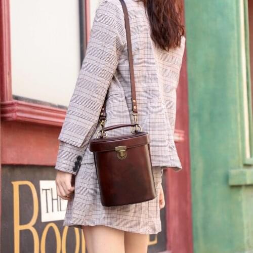 Vintage hand-made Leather one-shoulder bucket bag, stylish messenger bag