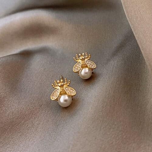2021 Korean New Exquisite Honey Bee Pearl Earrings Fashion Temperament Versatile Small Earrings Elegant Ladies Jewelry