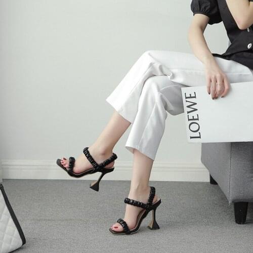 Summer new style pleated wine glass with stiletto heel sandals with square toe versatile banquet dress large size women’s shoes