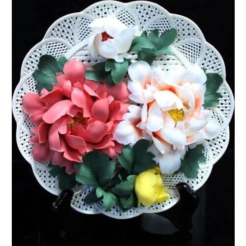 Rich Guose peony art porcelain ceramic disc hand hollow hanging plate Luoyang red Home Furnishing gift ornaments
