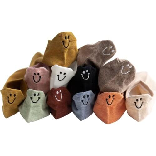 New arrival women cotton short socks 8 pairs/pack black White pink cartoon smiley sock womens and ladies lovely ankle sock
