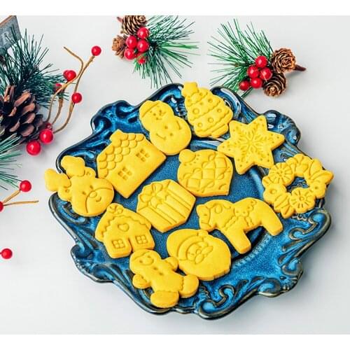 Gingerbread Cookie Mold Cutter Christmas Biscuit 3D Cartoon Navidad for Xmas Party Fondant Cake Decorating 1PC Kitchen Tools
