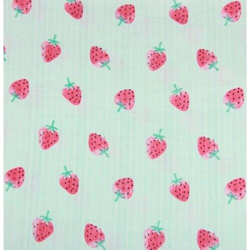 Half Meter 100% Cotton Fabric With Strawberry Print Handmade DIY Garment Dress Tissue CR-954