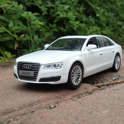 1:32 Scale Diecast Audi A8L Q5 SUV Toy Car Model 4 Openable Doors Metal Model With Sound And Light Pull Back Toys For Kids Gifts