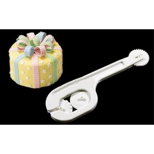 Hot Sale 4PCS/Set Cake Fondant Cutter Embosser Sugarcraft Cake Decorating Tools 3 Wheels Fondant Rolling Cutter Plastic Embosser