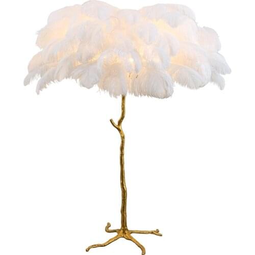 10 pieces of 10-12 inches soft and comfortable ostrich feathers for wedding banquets Home party decoration 25-30cm pure white