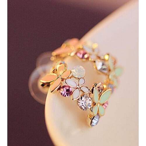 Hot Sell Fashion Butterfly Stud Earrings For Women Dainty Wreath Flowers Tiny Circle Brinco Minimalist Earring Jewelry