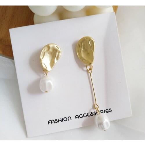 Elegant Matte Irregular Geometric Pearls Clip on Earrings Creative Women Asymmetric Pearl Pendant Ear Clips No Hole Earrings