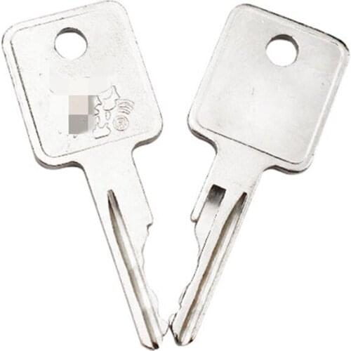 2 Pcs Fit For Bobtca Case Backhoe Skid Steer Equipment Key Sweeper D250 6693241 MX331 337 S160 S250 SD550 S185 Doosan 17 20 Key