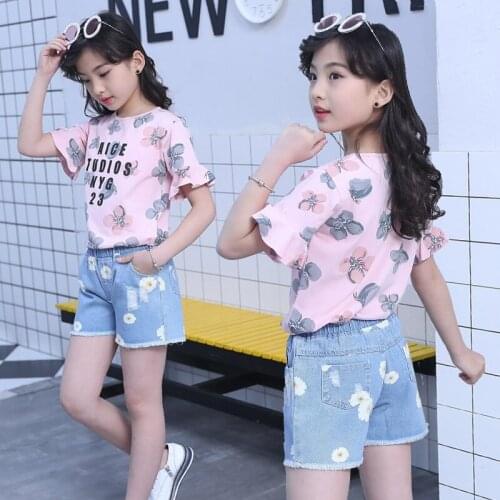 The New Girls' Suit Korean Version of The Big Childrens Short-sleeved T-shirt and Shorts Girls Denim Two-piece Set