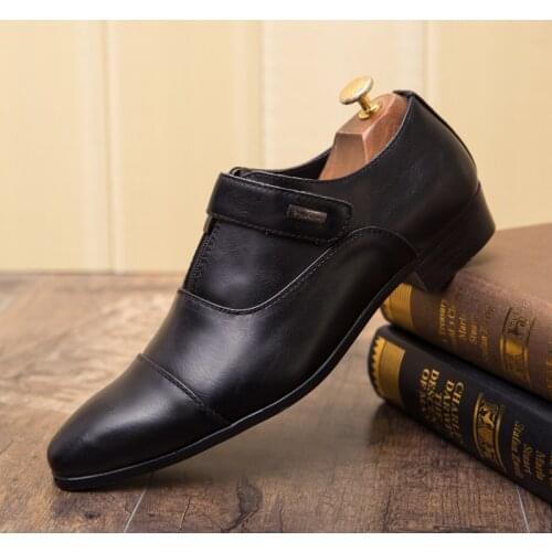 New Business Shoes Men Designer Formal Dress Patent Leather Loafers Shoes Mens Slip on Party Club Footwear Male Evening Dresses