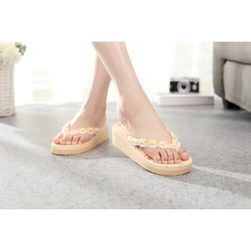 New Summer Bohemian Small Floral Lady Sandals Pinch Wedges Women Beach Slippers