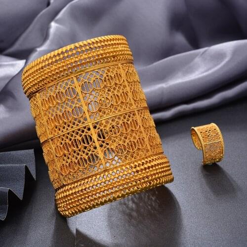 Wando Rigid Bracelets