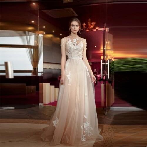 Beautiful Tulle Lace Appliques Wedding Dresses Lace Appliques Sleeveless Backless Sexy Bridal Gowns Garden Country Wedding Wear