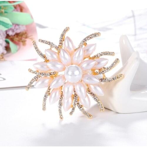 2021 New Fashion Silver Pearl Flowers Brooches for Women Enamel Brooch Pins Jewelry Accessories