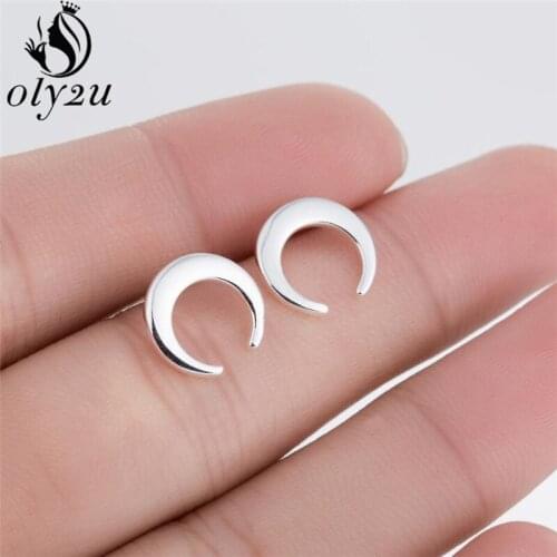Oly2u Brand Retro Exquisite Women Acrylic Moon Stud Earrings For Women Accessories Punk Style Earring