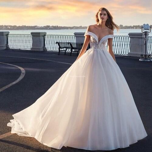 Luxury Off Shoulder Princess Wedding Dress 2021 Lace Appliques Ball Gown Backless Bridal Customized Robes De Mariage