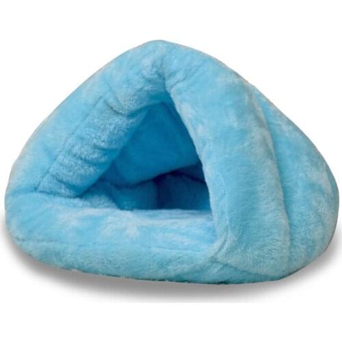 The Triangular Pet Bed Suitable for Small and Medium-sized Pets Help Them Sleeping to Keep Warm and Comfortable in the Winter