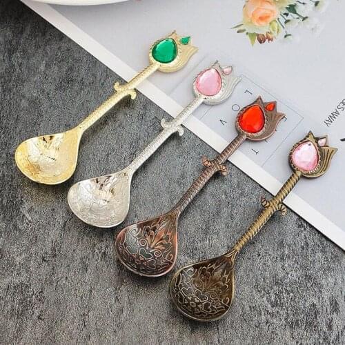 2pcs/set Creative Coffee Spoon European Style Teaspoon Dessert Spoon Kitchen Tableware Flower Decorated Dinnerware Drinking Tool