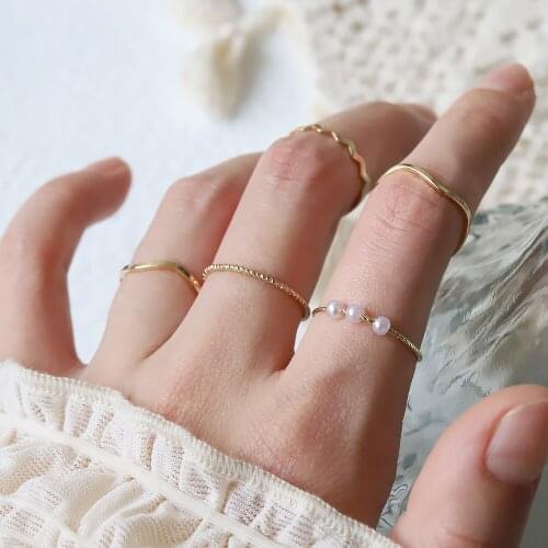 5pcs Korean Temperament Fashionable and Popular Womens Multi-layer Ring Twist Pearl Opening Beautiful Hand-tail Ring Set