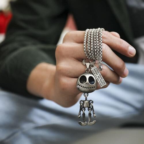 Personality Astronaut Alien Skull Smiley Face Pendant Necklace Mens Retro Punk Hip Hop Accessories Banquet Jewelry Gift Holiday
