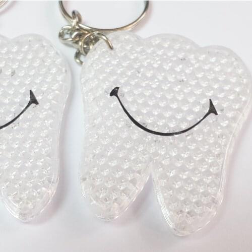 50 pc 5cm Plastic Teeth Reflector Reflective Road Safety Keychain kid school bag Birthday Party Favor gift novelty Pinata Filler