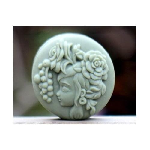 New Product!!1pcs Grape Girl (R1866) Silicone Handmade Soap Mold Crafts DIY Mould