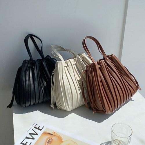 Fashion PU Leather Pleated Stripe Handbags for Women Causal Shoulder Crossbody Bags Brown Black White Coffee Bolsa Feminina BB02