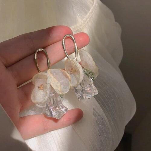1 Pair Super Fairy Girl Heart Petal Sweet Irregular Pearl Flower Women Personality Temperament Fashion Fine Earrings Accessories
