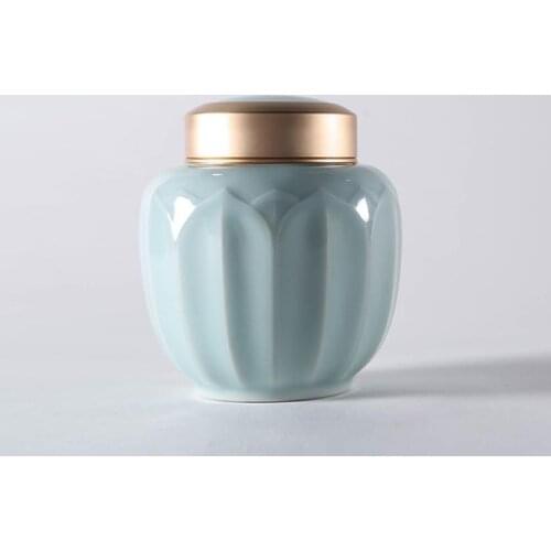 Creative Porcelain Tea Storage Jar with Gold Lid Teaware Accessories Coffee Beans Seal Tanks Sugar Nuts Cans Caddies Canister