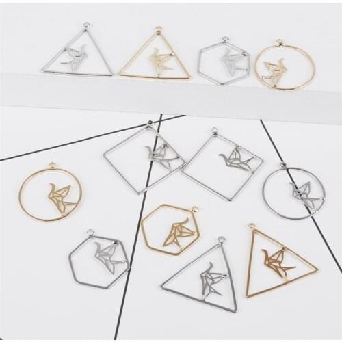 2 Pcs Fashion Charm Earrings Alloy Geometric Bird Pendant Round Plated Gold Crane for Lady Gift Jewelry Earring DIY Craft Making