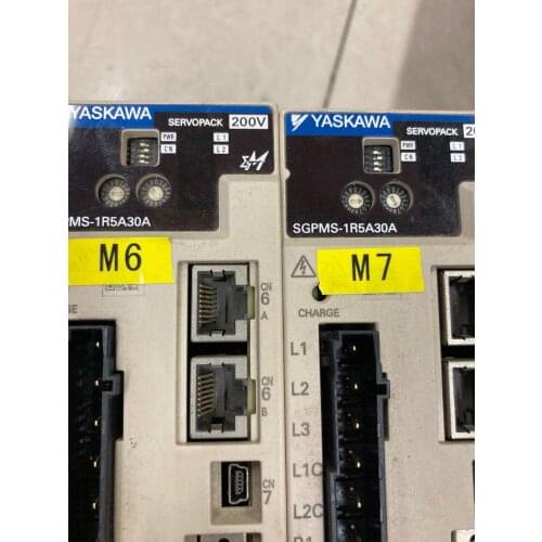 SGPMS-1R5A30A SERVO driver , used in good condition . 80% appearance new , good working , free shipping