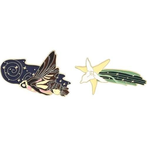 Darwins Great Comet Blue Long-beaked Hawk Moth Enamel Brooches Knapsack jackets lapel pin Friend gifts flower cucumber