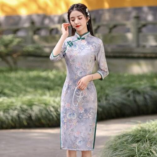 2022 New Female Cheongsam Medium Length Single Layer Deerskin Velvet Long Sleeve Qipao Dresses Chinese Women Blue Purple Qi Pao