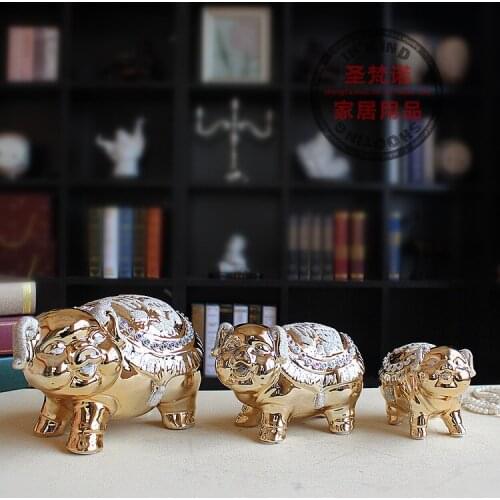 Gilded ceramic crafts tuba family of three cute Pig Fortune auspicious ornaments SF99205