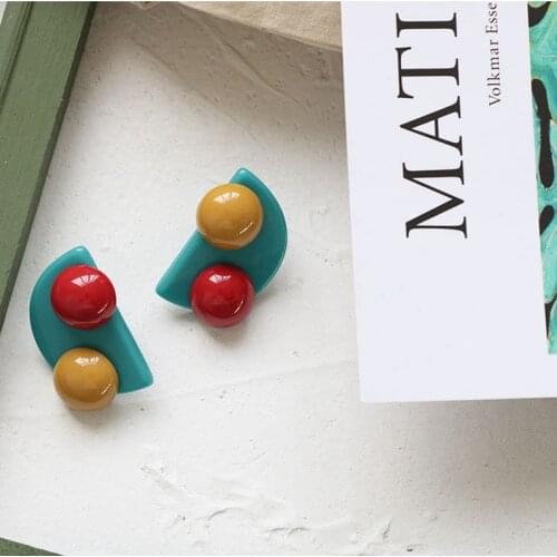Summer Cute Candy Color Stud Earrings For Girl Korean Vintage Moon Shape Earrings Resin Women Jewelry Gifts