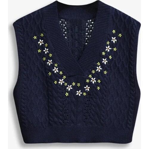 Heavy industry embroidery V-neck flower embroidery knitted vest women 2021 spring and autumn new loose casual short vest