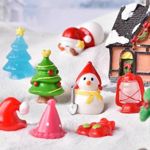 Miniature Decor Cute Adorable Resin Creative Snowman Shape Miniature Display for Christmas kids gifts 2021