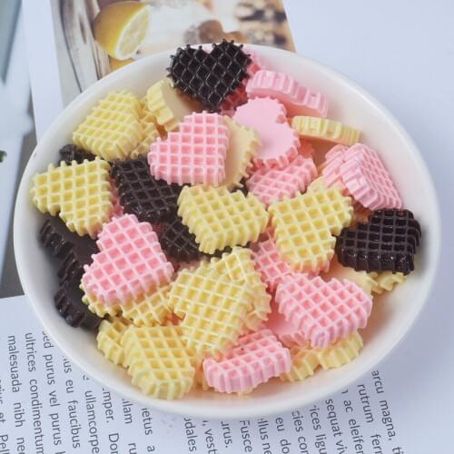 10pcs/lot 22X19mm Cute Resin Heart-Shaped Biscuit Food Cabochon For Scrapbooking Craft Embellishment Mobile Decoration