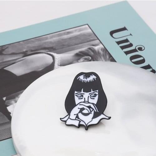 Mia Wallace Classic Pulp Fiction Film Characters Personal Brooch Accessories Gothic Pins For Cool Girls Women Gift Jewelry