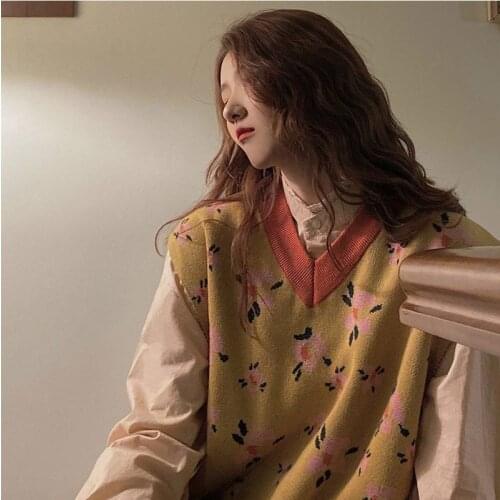 Korea Vintage Sweater Vest Women Aesthetic Sleeveless Knitted 2021 Fashion Jacquard Loose Knitted Vest V Neck Lazy Tops Chic